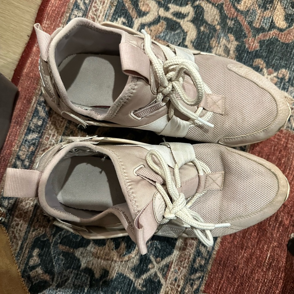 Nike Huarache Baby Pink Sneakers size 8.5